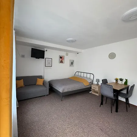 Apartmán Apartamencik Przy Trasie Nr 2 *
