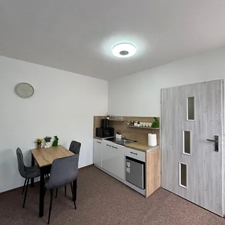 Apartamencik Przy Trasie Nr 2 *
