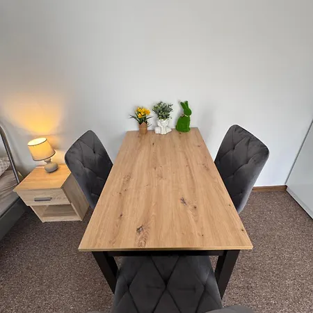 Apartamencik Przy Trasie Nr 2 * 别尔斯克-比亚拉